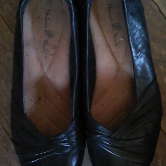 shoes - Picture 2 of 4